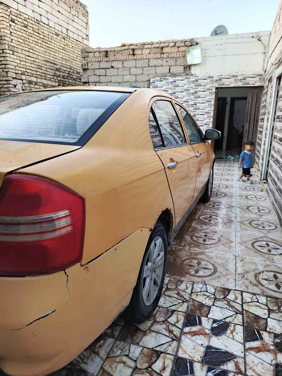 سلام عليكم ليڨان 620 بأسمي هيئا وغرامات اني مسؤول عنها سعر 25وبيها مجال تبريد عوزه كلج كبريسر مكاني ديوانيه رقم ***********
