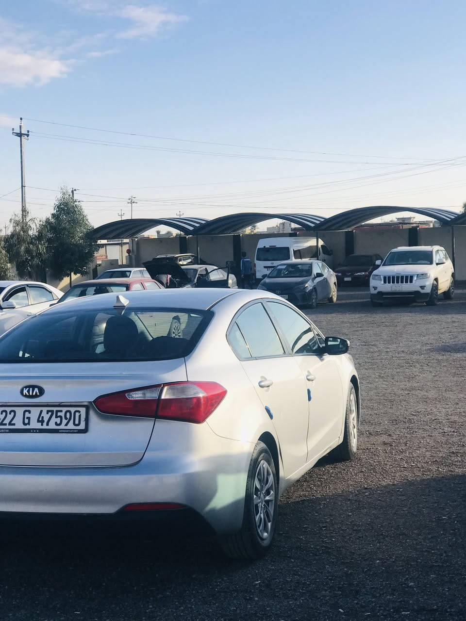 السلام عليكم ورحمة وبركاته سيارة كيه فورتي موديل 2016 رقم اربيل دولي بسمي سنويه 2030 هزه جديده محرك جديد صدر جديد طخم تاير ضرر 3قطع بدون دواخل السعر 113 وبيه مجال ***********
