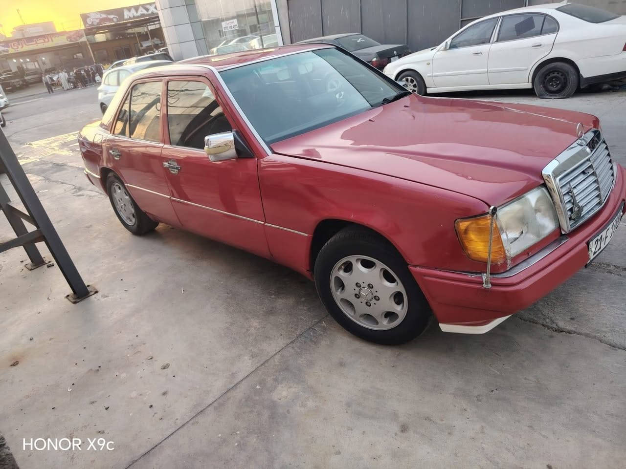 مرسيدس دب موديل 89 رقم شمالي السنويه لحد 30 سياره بدون ضربه محور بطه 2.5 كير محرك تبريد شرط السعر 60 مراوس حسب القناعه رقم الهاتف***********  سياره مكانها كركوك
