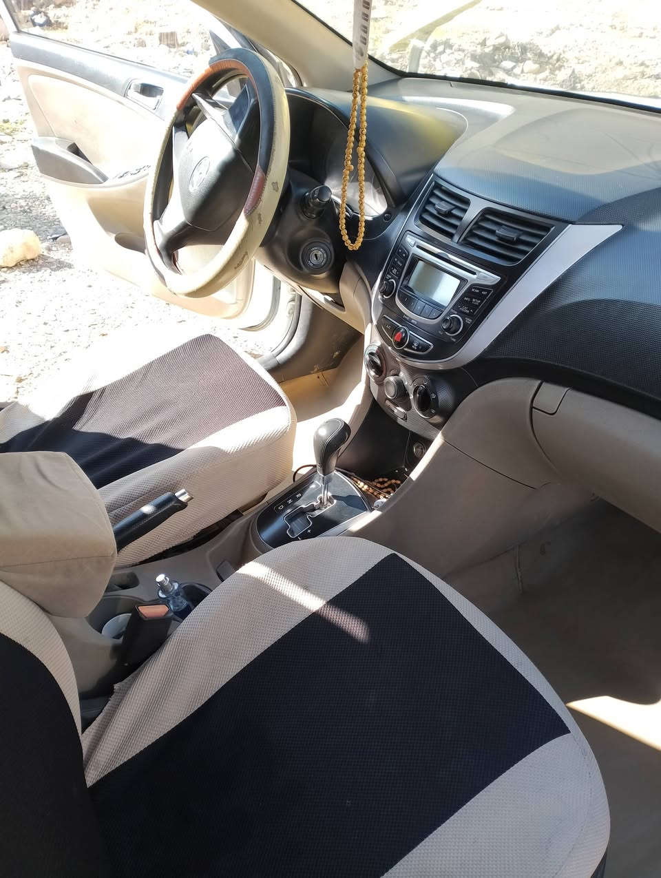 اللبيع اكسنت مضلع موديل 2016 محرك 14 بيه طخ صغيرة من جملق الواره غرامات صفر و هيئه صفر شرط التحويل هاتف ***********
