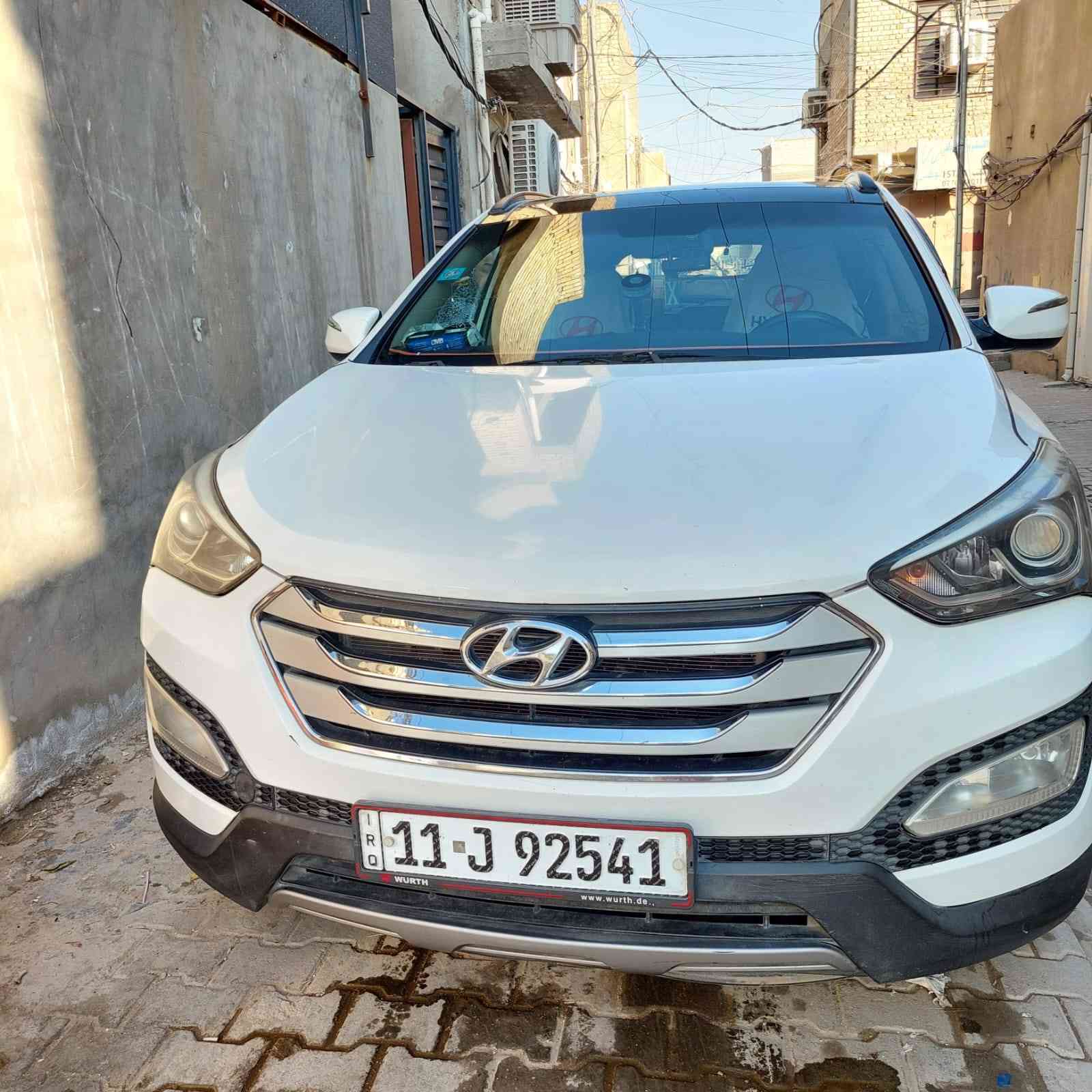 السلام عليكم من رخصة الادمن المحترم سنتافيا 2013 خليجي ابيض رقم بغداد الرقم الاجنبي الجديد باسمي تحويل ثاني يوم فول مواصفات 
بصمه
بانوروما 
7 راكب
تبريد 3 قطع ثلج
مكينه 6 سلندر 3300
كشن السايق كهرباء 
مري شفط واشارة بالمري 
فور ويل دفع رباعي 
اواكس ،،+ بلوتوث
مانع انزلاق 
مثبت سرعه 
حساسات خلفيه 
كاميرا خلفيه
كشنات جلد ومغلفه جلد 
نظام تقليل الوقود EIKO
3 انظمه للقياده
السيارة ماشيه 215 ألف كيلو متر 
السيارة بيها صبغ ابيعها مصبوغه عام 
مكان السيارة بغداد 
السعر 140$ وبيها مجال بسيط 
***********
***********
