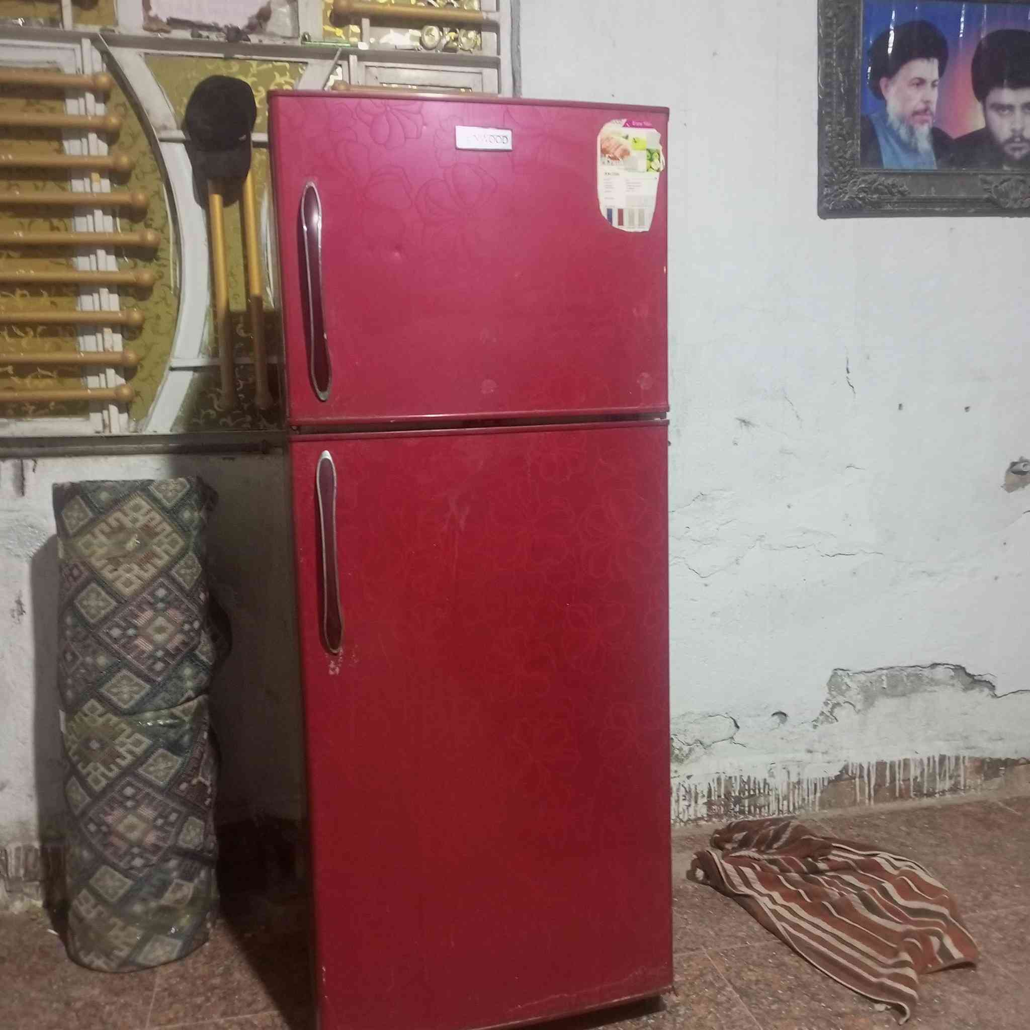 السلام عليكم ثلاجه شرط تجميد نضيفه سعر 150 مجمدة نضيفه شرط تجميد سعر 225شراي يتصل ***********
