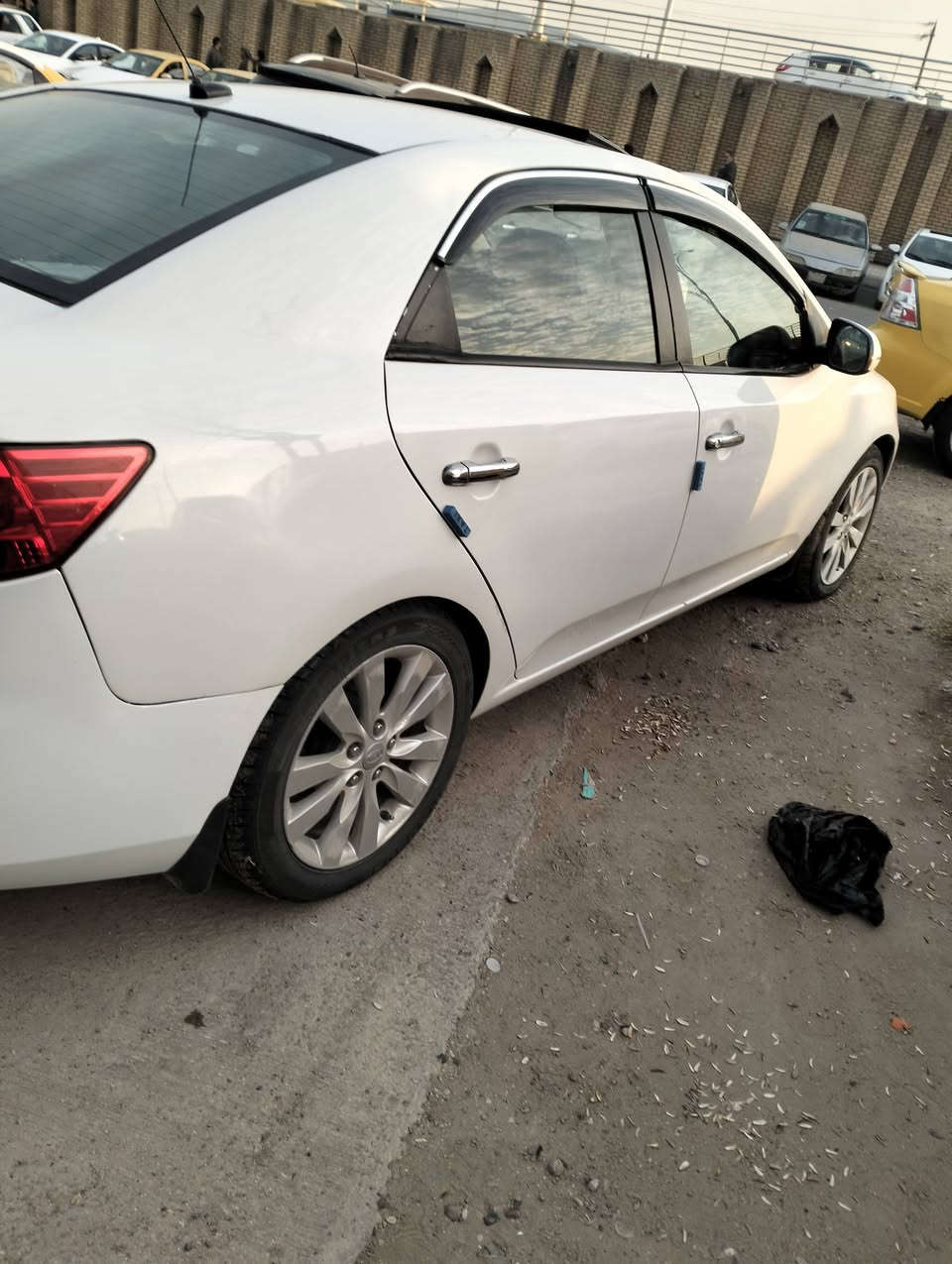 سلام عليكم سياره فورتي موديل 11 بسمي محرك وكير خير من الله عل فحص تخم تاير جديد تبريد شغال مصبوقه احزام عده القماره ضربته جنطة سعر 87 وبيه مجال *********** رقم صاحب سياره
