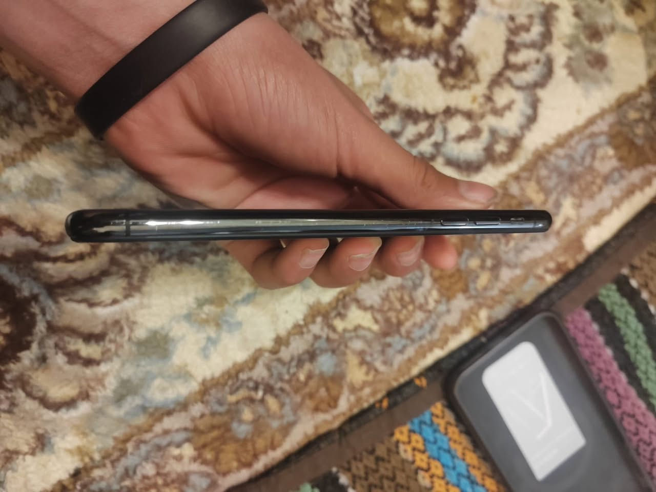 السلام عليكم اكس ماكس اسود مراوس بأيباد شعندك نزل مكان بغداد الغزاليه البكريه رقم بيه واتساب ***********
