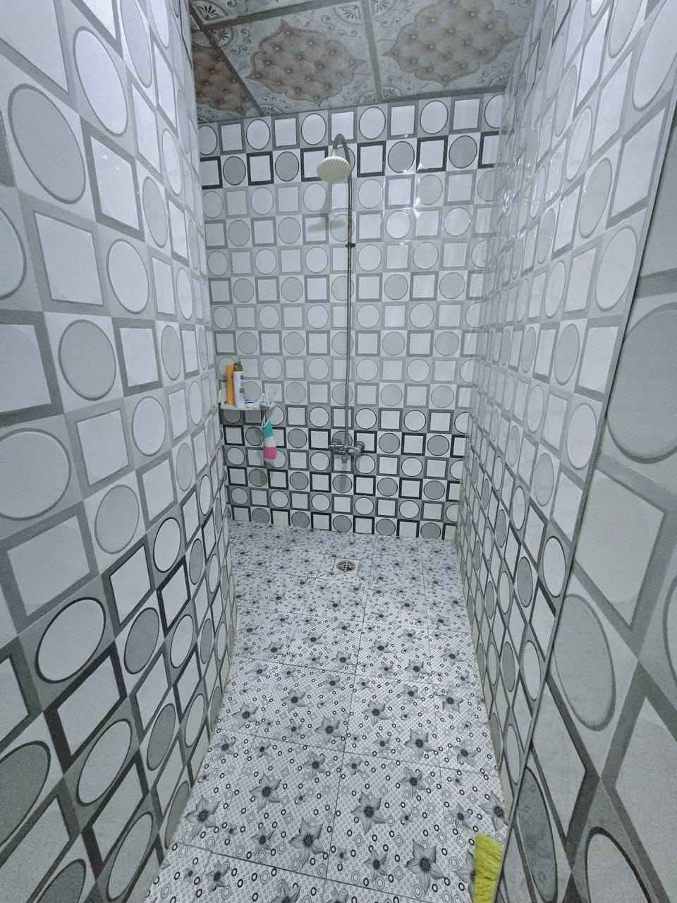 بيت للبيع زراعي.. 🏡🏠
شارع تبليط قريب للطابو... 📣 
الموقع: خنيطله 🌐
التفاصيل..  طابوگ كونكريت سراميك بناء حديث.. 
غرفتين صاله وهول  مطبخ ديوانيه صحيات داخليه خارجيه 
.. 
المساحه: 300م.. 
الموقع: مميز شارع تبليط قريب ع الشارع العام 
السعر خاص او *********** سعر مناسب  

نستقبل كافة العروض طابو زراعي 📢📣
الله يرزق ويوفق الجميع..
