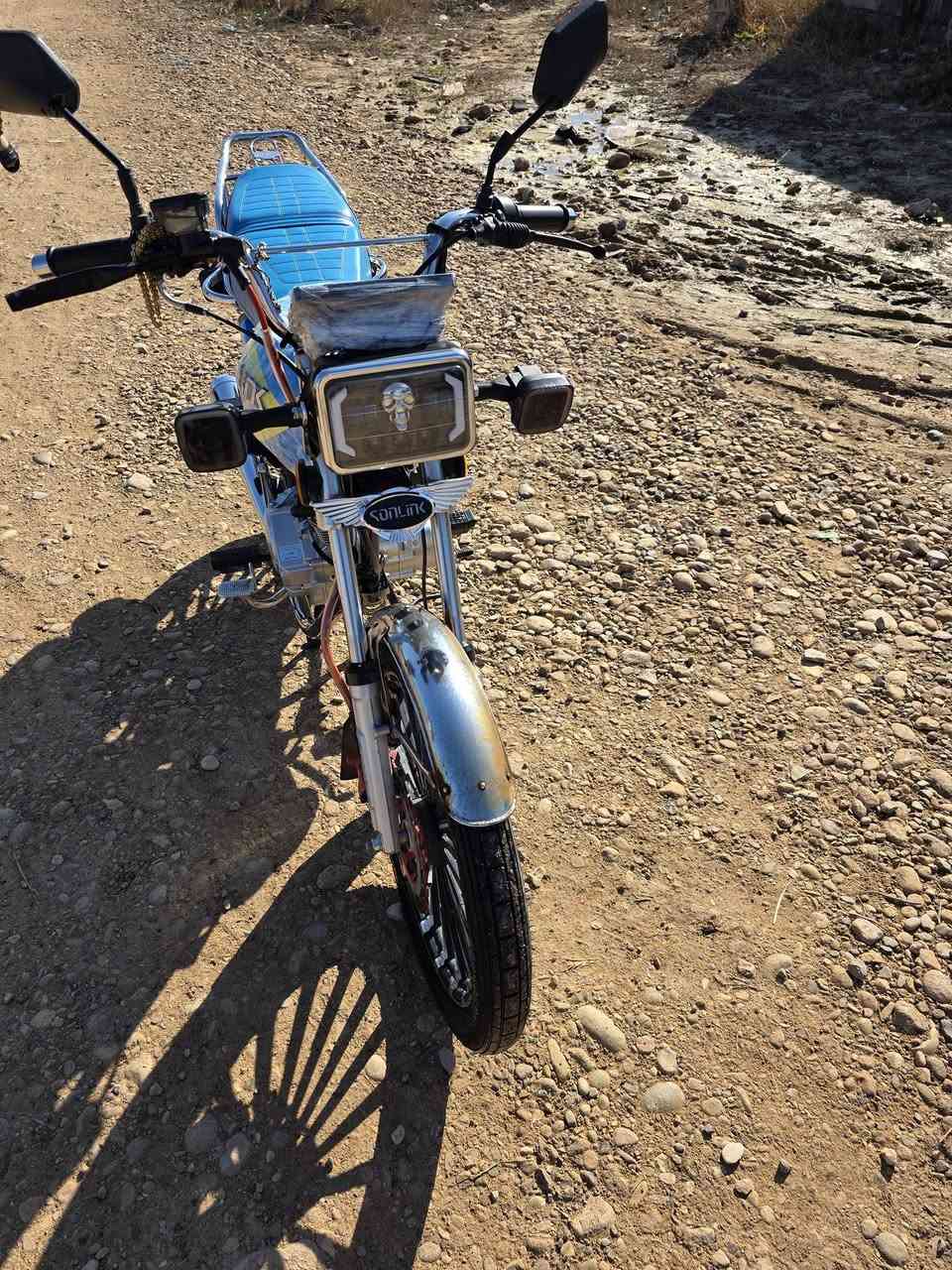 سلام عليكم درجة سيفان موديل 25 درجة ستعمال شهر السعر 825وبيه مجال مكان الدراجه الحديد ***********
