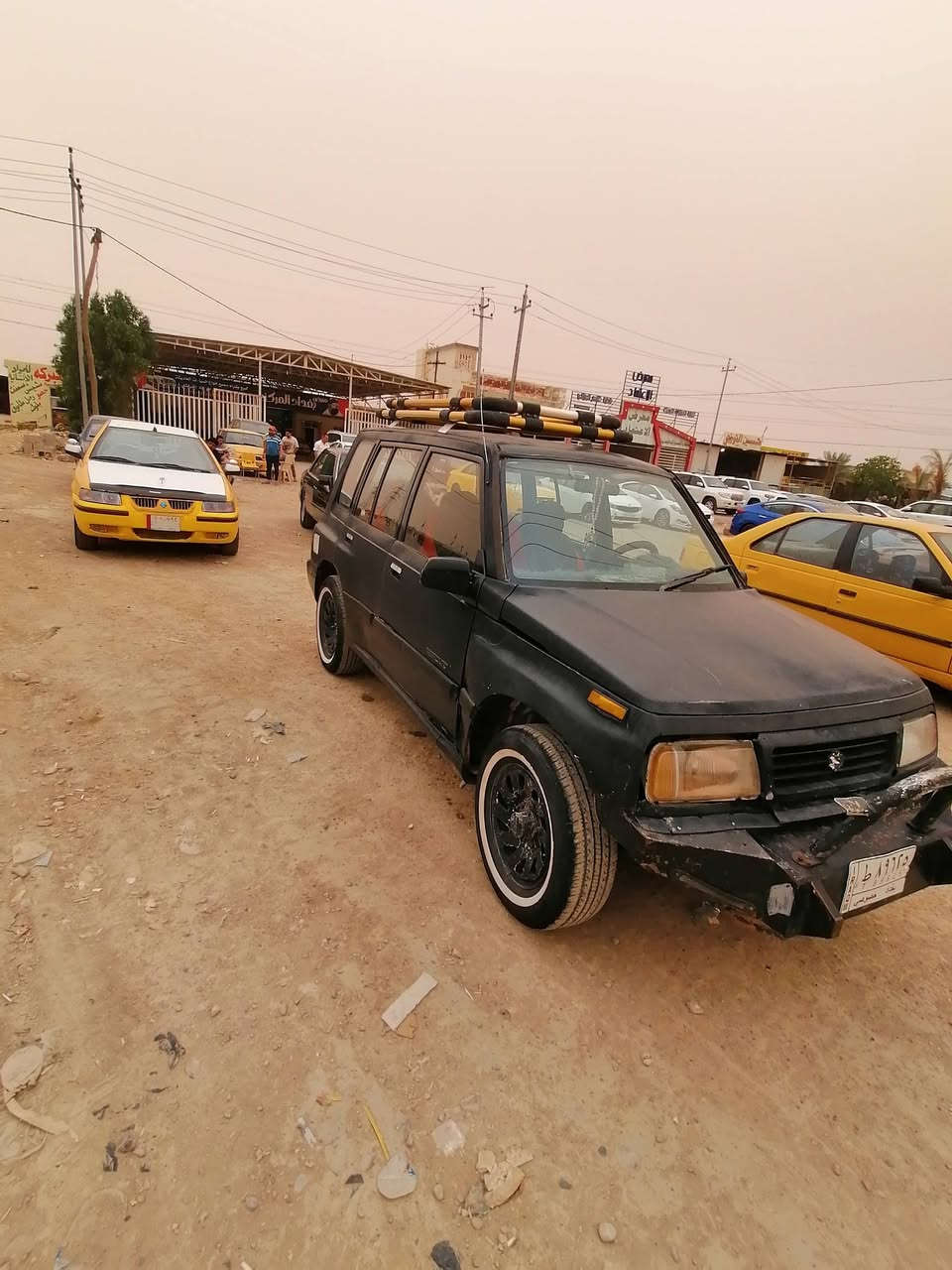 السلام عليكم سازوكي موديل 1995
لون زيتوني
كهربائيات كلها شغاله
تاير اخو الجديد صار 4اشهر شادهن ويل كلب
محرك شرط 
كير فور ويل
السعر 38 وبها مجال اشويه 
السياره خير من الله مكانها واسط العزيزيه

***********
موجود واتساب
