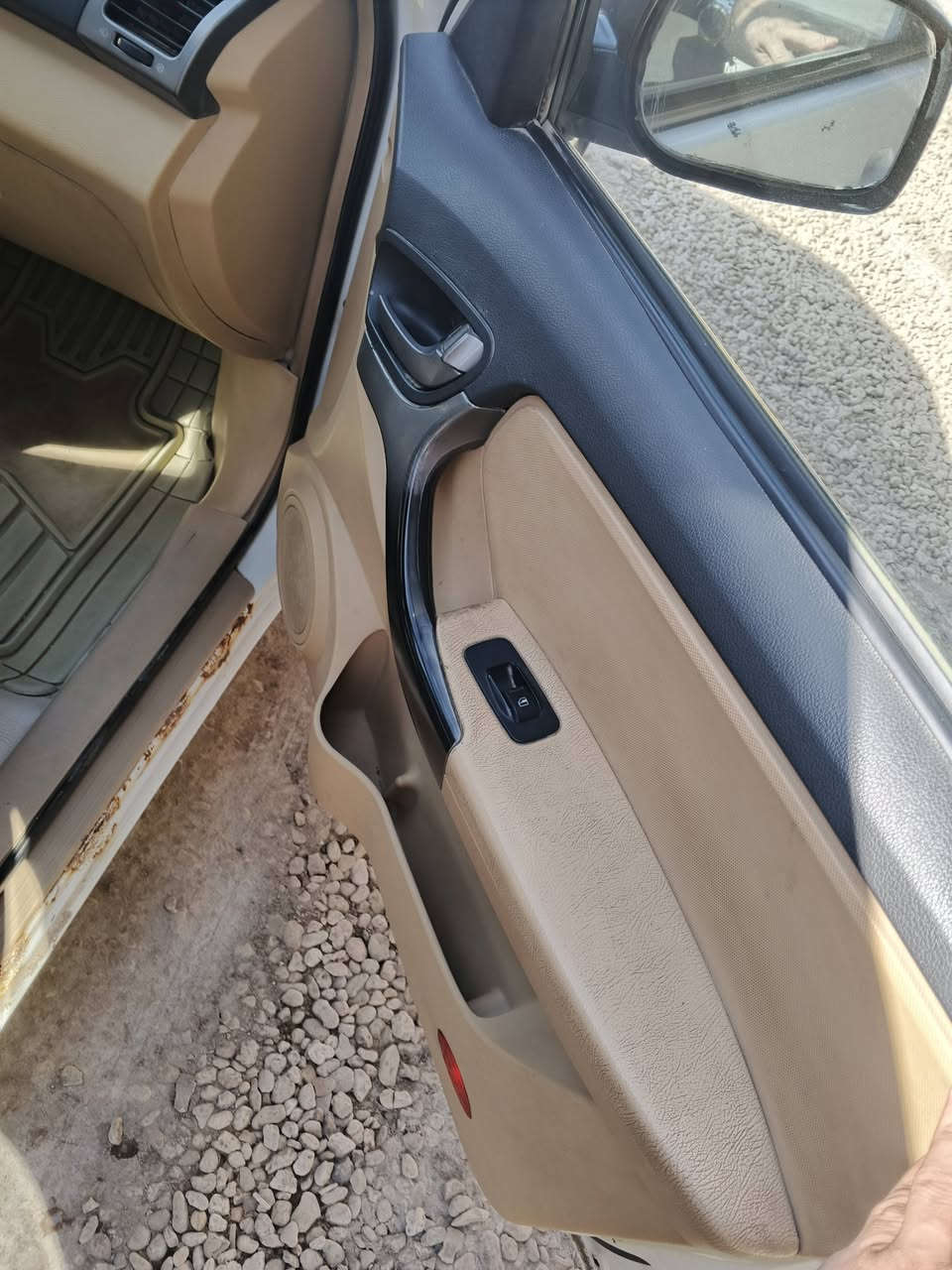 السلام عليكم تيكو موديل 2012 سياره خير من الله محرك كير كهربائي تدفئه وتبريد شاشة السياره حلووة مثل ماموضحه بالصورة رقم بابل انكليزي  السعر ٦٢ وبيها مجال استفسار *********** متواجد على فيس
