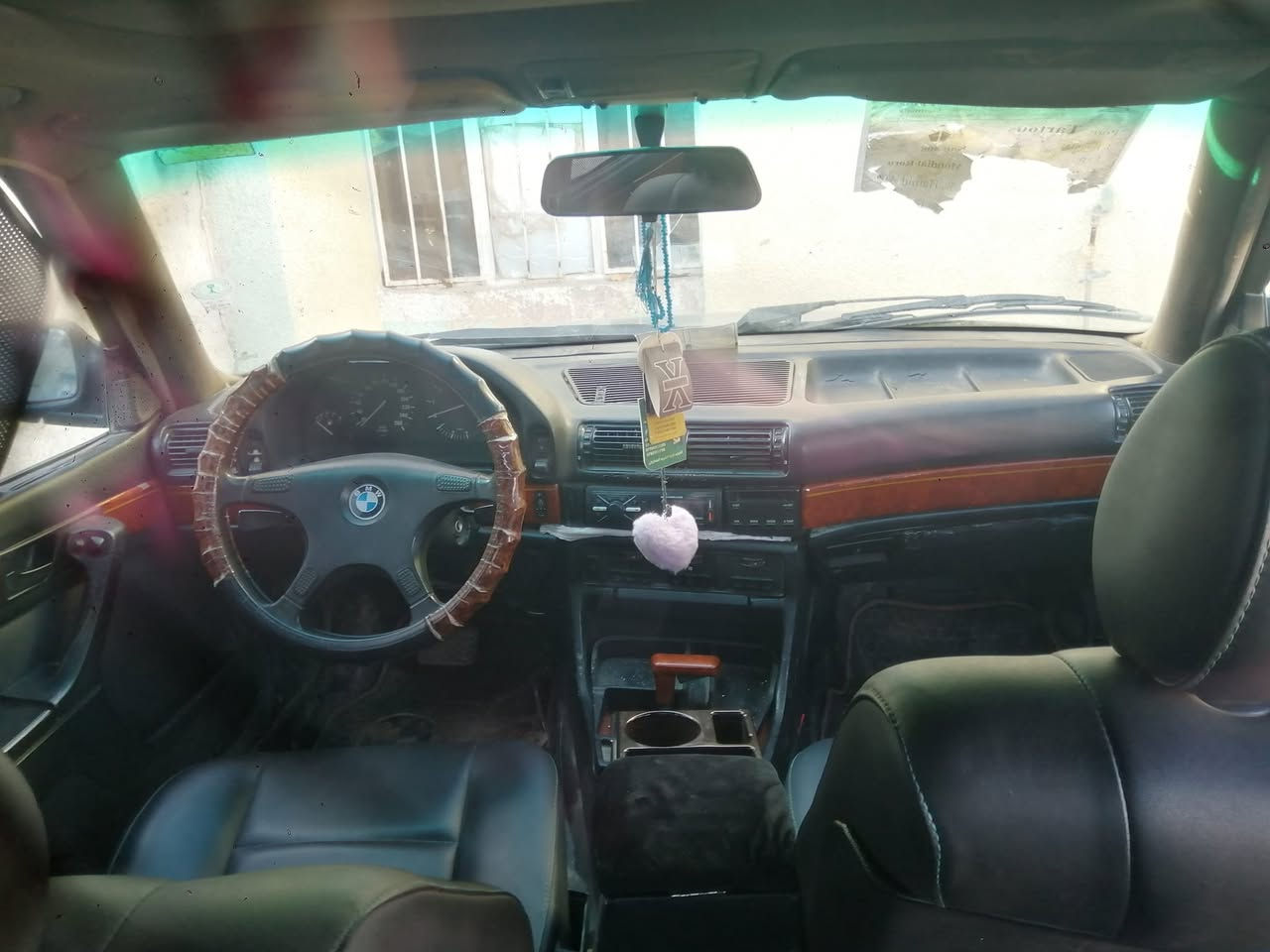 سلام وعليكم بي ام 730 رقم نينوى فحص شرط التحويل كير محرك شرط تبريد ثلج سياره جاهزه طخم تاير ويل جديد غرفه جلد جديده وضع شركه تشغيل عن بعد لايت زينول كامره بل مرايه معامله مال تحويل ماشين بيها وعايفينها مراوس حسب القناعه وبيع ترهم السعر 45 وبيها مجال متواجد عل نت 24 ساعه راسل ودلل


**إذا كنت صاحب هذا الإعلان وتريد حذفه لأي سبب، رجاءا أرسل رسالة إلى الدعم الفني**