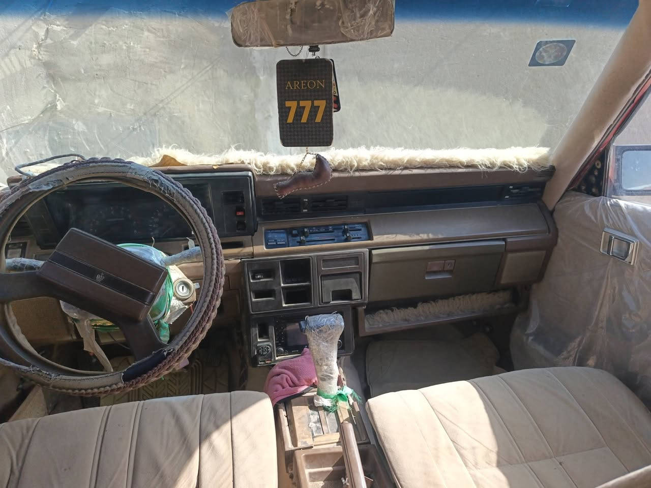 سلام عليكم. سوبر موديل 85 حداديه زينه تبريد شغال وفول وكفاله عامه ورقم انگليزي والسعر 48 وبيهاا مجال العنوان المثنى والتواصل ع هاذا الرقم  ***********
