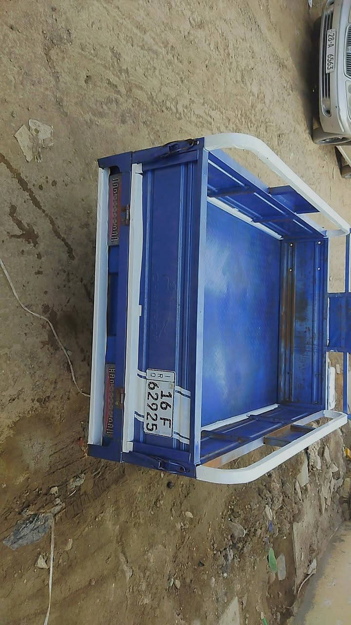 سلام عليكم ستوته مرقمه للبيع موديل٢٠٢٢
مكينتة ٢٠٣٢ مكان مقبل بانزين خانت لسكان

كهرباء شغل بس دشبول وكف بحده ماعرف شبي 
ولبيبان بيهن زنجار موضخ بصور زنجار مو خياس 
سعرها ٢و١٠٠وبيها مجال خوان لموشراي لايتعبني
رقم***********
