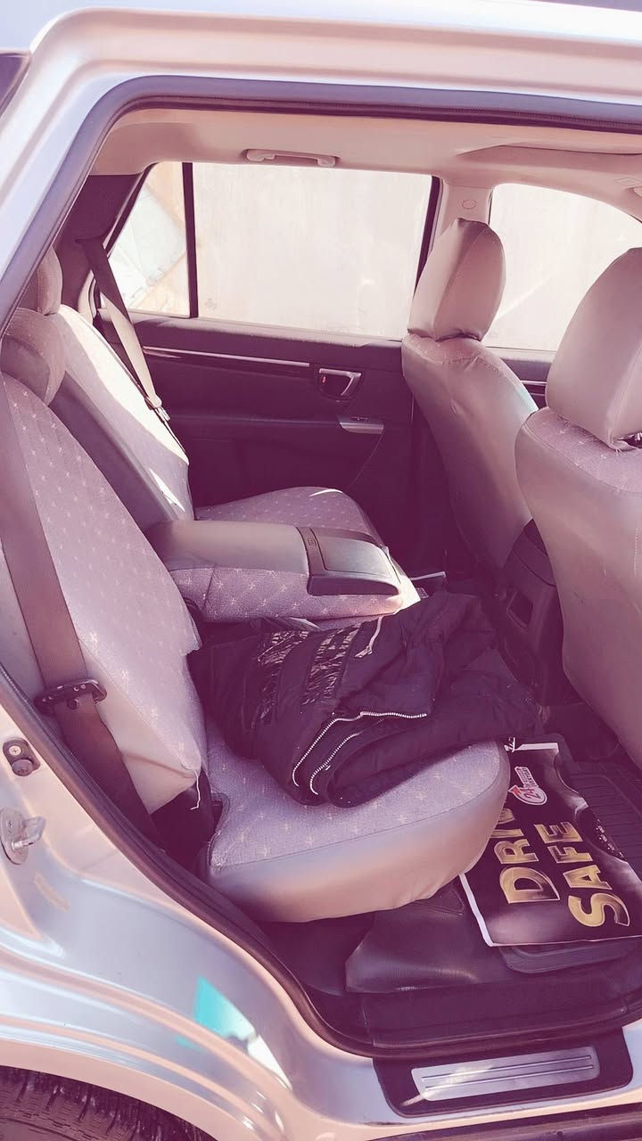 سلام عليكم سنتافيه موديل ٢٠١٠ وارد امريكي بيه ٣ قطع صبغ  مكينه ٣٥٠٠  فول ماعده بصمه ٥ راكب  سعر ١٣٠ بغداد بسمي  مراوس فقط  *********** بي وتساب
