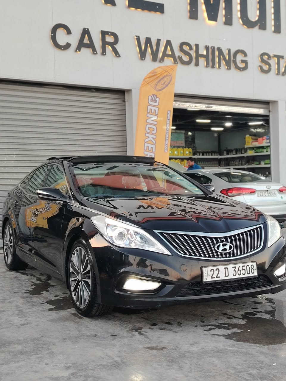 السلام عليكم
هونداي ازيرا  موديل 2013 خليجي لون اسود  كفاله عامه

اعلى مواصفات vip 

مكينة 6 سلندر 3000 دوش 

سيارة رقم اربيل الدولي الجديد 

المواصفات:

. بصمة

.بانورما

 •عدد AIR BAG 8 

•ويل كب 18 

•سماعات +دمام 

•دبل كزوز

•حساسات أمامية وخلفية

 •لايت زينون + LED•كشاف •حساسات

•تبريد امامي وخلفي مناخين منفصل

 مفتاح التشغيل بصمة 

•شاشة تسلا كبيرة وكامرة 

•لد امامي 

الانارة الداخلية LED•

•كشنات الامامي كهرباء 

.كشنات الامامية تدفئة وتبريد

. نظام مانع الانزلاق 

•مانع انحدار 

• لد خلفي مسطره

•بردة خلفية اوتماتيك 

.ترحيب عند الاقتراب

مثبت السرعة Cruise 

•المودات والأوامر الصوتية

 .نظام مانع الانزلاق

.المرايا الجانبية قابلة للطي كهرباء 

السيارة عارضها ب 118 وبيها مجال بسيط حك الجية

مكان السيارة بابل الإسكندرية 

للأتصال 

***********

***********
