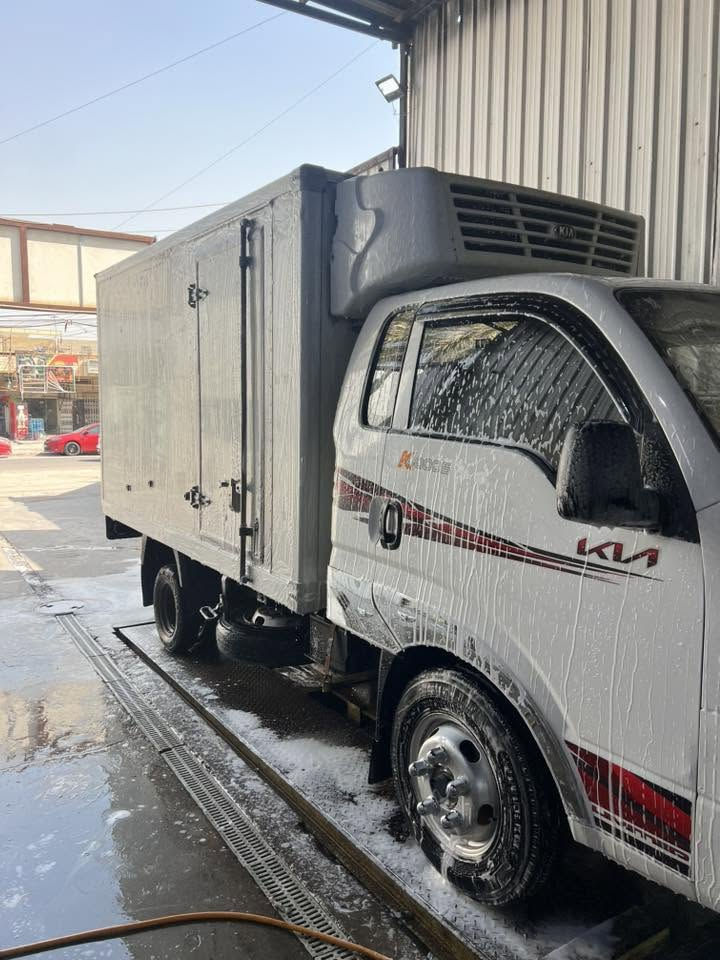 لام عليكم 

براد موديل ٢٠٢٠ اصل قماره وربع
محرك 4000 مفتوح 

تبريد امامي ⛄️ تبريد خلفي ⛄️ جاهز 

محرك كير تبريد كفالة 
باسمي مداور ثاني يوم 

ماشيه ٢٠٠ الف 
السعر المطلوب ٢١٠ وبي مجال قليل 
*********** واتساب 

بغداد الكرخ / عامريه
