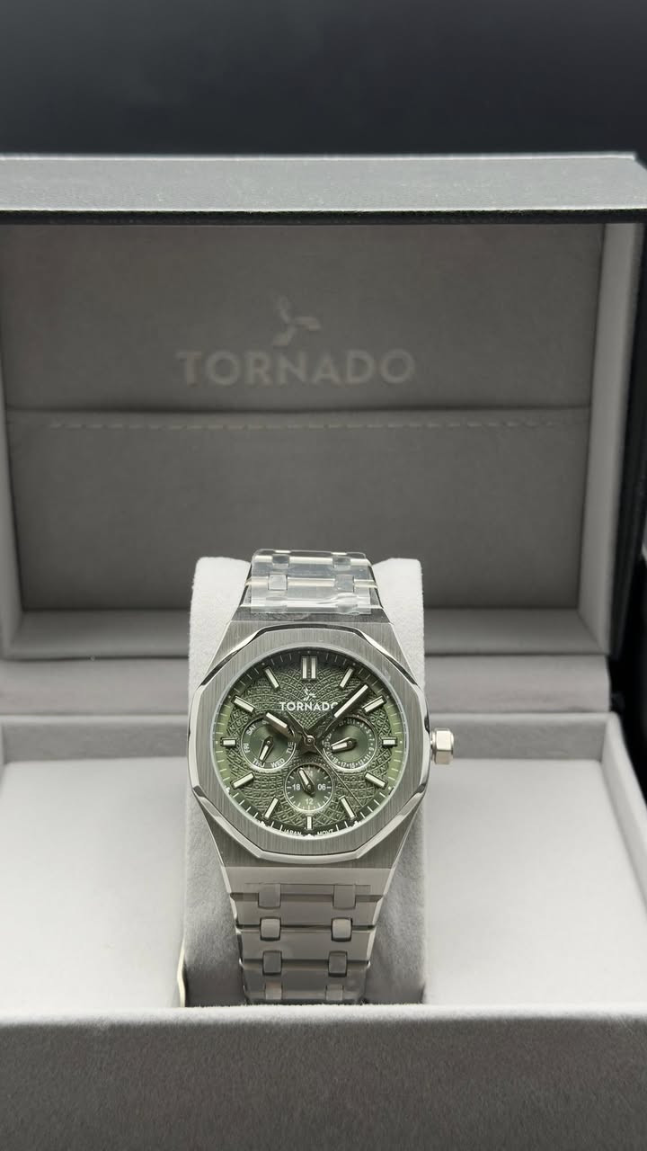 تورنادو ياباني اصلي وكالة
المواصفات 
كوارتز مكينة مايوتا ياباني 
دزاين اوديمار 
كرونوغراف بالكامل 
لامينوس بالكامل
كفالة و ضمان دولي 3 سنوات مكنية و طلاء و بطارية الساعه جديدة غير مستخدمة مع كامل مرفقاتها
السعر السابق 350 الف دينار
السعر الحالي 225 الف دينار فقط شامل اجور التوصيل لجميع المحافظات 
للأستفسار و الحجز و التواصل واتساب
***********
