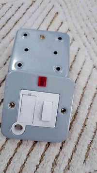 كهربائيات • للبيع