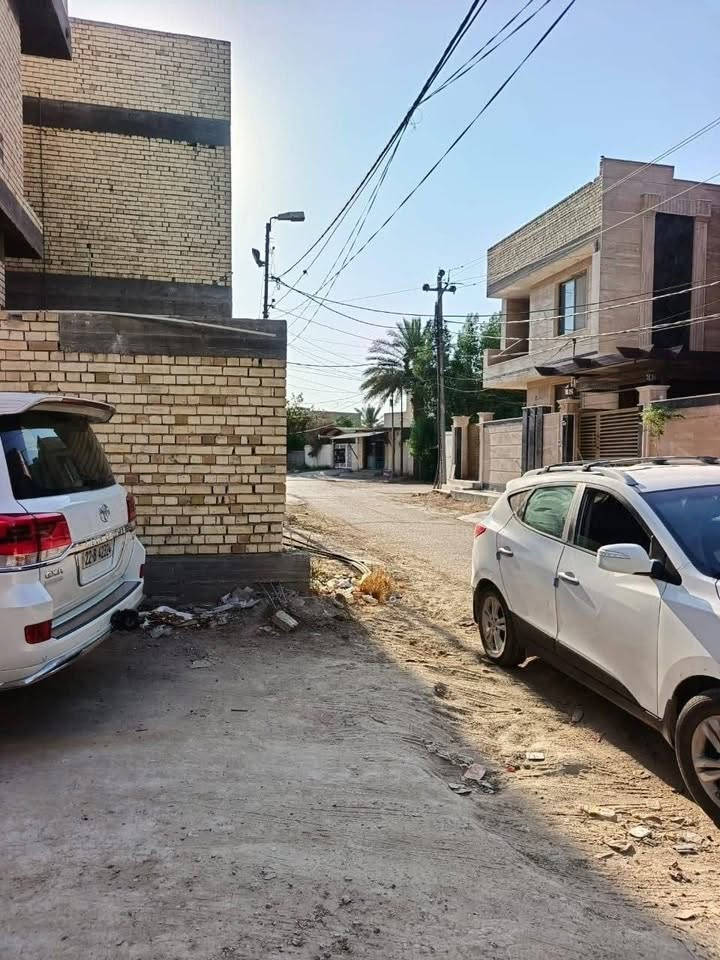 مرحبا
🏡✨ قــطــعــة أرض طــابــو صــرف لــلــبــيــع ✨🏡
━━━━━━━━━━━━━━━━━━━━
📍 الــمــوقــع:
بابل – حي بابل
مقابل محطة القطار
تبعد 20 متر عن الشارع الرئيسي
━━━━━━━━━━━━━━━━━━━━
📐 الــمــســاحــة: 212 متر
📜 نــوع الــســنــد: طابو صرف
📏 الــواجــهــة: 8.5 متر
📐 الــنــزال: 25 متر
🛣 عــرض الــشــارع: 10 متر
━━━━━━━━━━━━━━━━━━━━
💰 ســعــــر المتــــر: 2 مليون و250 ألف دينار  
✨ألســـعر قابـــل للتفـــاوض
━━━━━━━━━━━━━━━━━━━━━
📞 لــلــاســتــفــســار الاتصال ع الرقم 
‭***********
