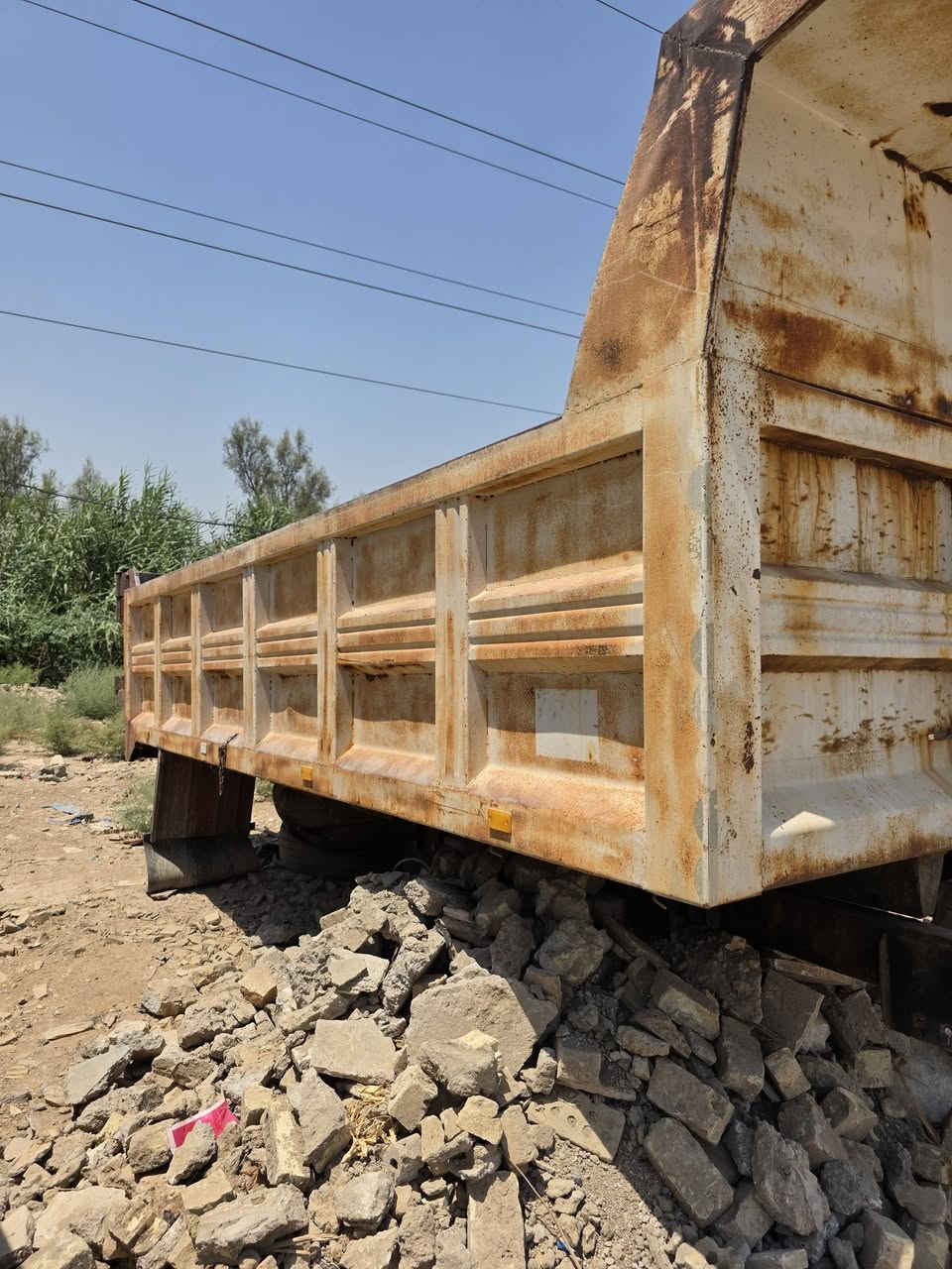 بدي للبيع بغداد نهروان مال سكانيا
طول ٥ متر سعر 10 أوراق ***********🫠 ***********
