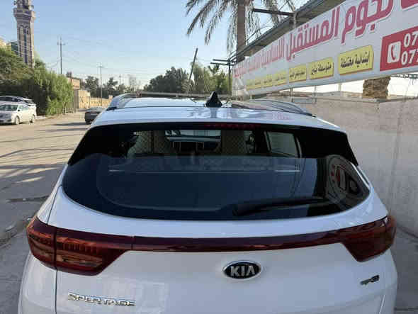 السلام عليكم سبورتج موديل 2021 جي تي لاين ماشية 41 الف مكفولة من الصبغ والتبديل والبارد رقم بغداد باسمي السعر 23 الف 230 ورقة وبيها مجال قليل *********** مكان السيارة بغداد
