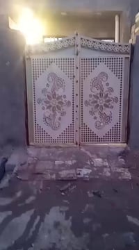 يا الله . بيت للبيع فول المساحة ١٠٠م الواجهة ٥م والنزال ٢٠م الموقع سبع...