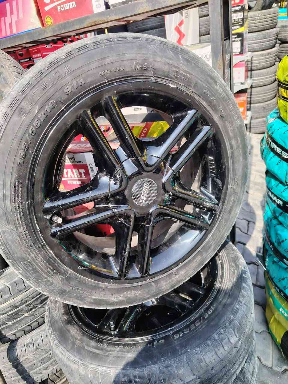 ويل للبيع قياس ١٦ كلش نظيف سعره ٣٥٠ الف تايرات نظيف حل ***********
