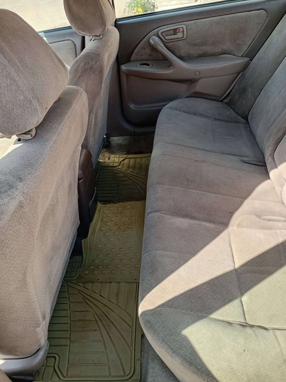 كامري موديل 2000 سنوية 2029بسمي المحرك 4 مصبوغة عام وارد امريكي الضررجاملغ وباب السائق مبدلات السعر 72 مكان واسط الصويرة رقمي ***********
