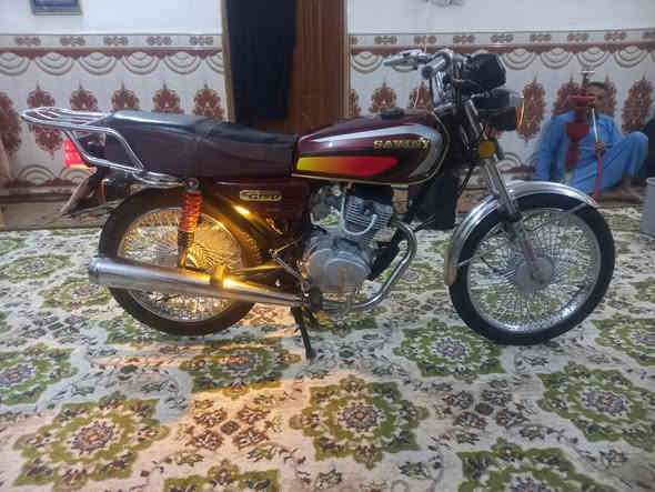 سلام عليكم للبيع دراجه تايكر موديل 20اوراق بغداد اصولي دراجه خير من الله لابخار ولاتنقيص ولادخان كهربائيه كل شغال  محرك شرط ماممدود علي اسبانه وباقي كفاله عامه سعر 575وبيه مجال مكان واسط زبيديه ***********وتساب فقط
