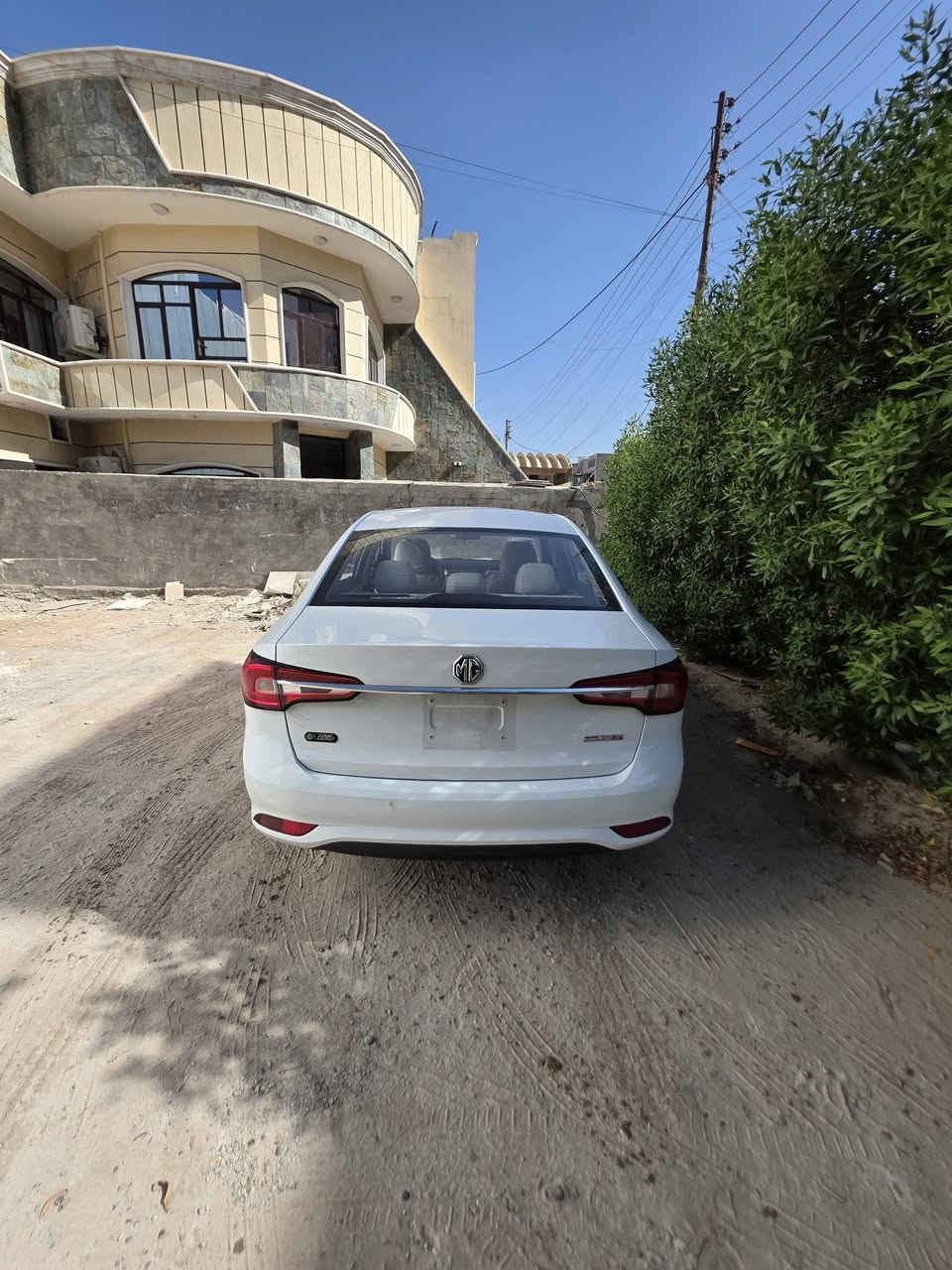 2026
زيرو 
عداد 101 km 
كفالة من كلشي 
دهن الشركة 
✅ فئة COM (الفئة المتوسطة) ✅ اللون: (ابيض ) ✅ الممشى: 101 كم فقط ✅ حالة وكالة – زيرو فعلياً ✅ محرك 1.5 لتر ✅ ناقل حركة CVT أوتوماتيك ✅ قوة 110 حصان ✅ شاشة لمس 10.25 إنج ✅ Apple CarPlay و Android Auto ✅ كاميرا خلفية وحساسات ✅ مثبت سرعة ✅ تحكم من المقود ✅ نظام مراقبة ضغط الإطارات TPMS ✅ Hill Start Assist ✅ مرايا كهربائية ✅ مقاعد مريحة مع خامات عالية الجودة ✅ تكييف ممتاز مع فتحات خلفية ✅ جنوط ألمنيوم


**إذا كنت صاحب هذا الإعلان وتريد حذفه لأي سبب، رجاءا أرسل رسالة إلى الدعم الفني**