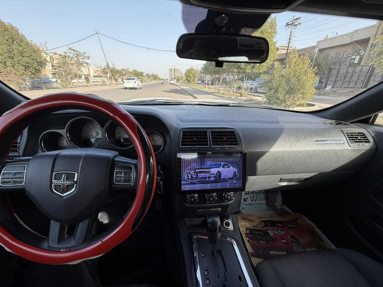 السلام عليكم 
للبيع فقط 
جالنجر ٢٠١٣                                                                             
السياره محدثه ١٨ 
السياره جاهزه على آخر حبة ربع دينار متصرف عليها 
كير مكينه صدر تخم تاير خير من الله 
حادثها ربع الجاملغ الخلفي وراجع ع البارد 
وهنا بالعراق بيها جاملغ عكس السايق وبنيد امبدل للتحديث 
السونار موجود بالمنشور 

***********
