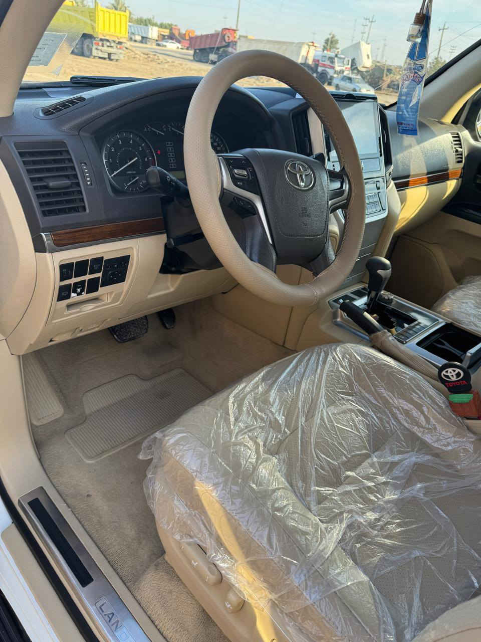 سلام عليكم
لاند كروز 2016 gxr بريم 

6 سلندر 

8 يرباكات

كامرات 4 

تحكم كشن 3 دكمات 

رقم بغداد بأسمي تحويل ثاني يوم

ماشيه 99 الف

السعر 475

الديوانية الحمزه الشرقي 
للاستفسار 

***********
