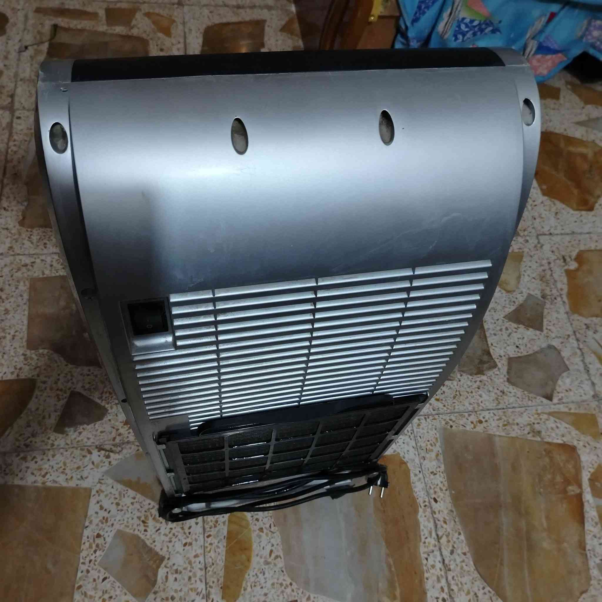 كونفيرا للبيع جديده تبريد تدفئه علفحص 3سرع ب60 كوفه *********** 3
