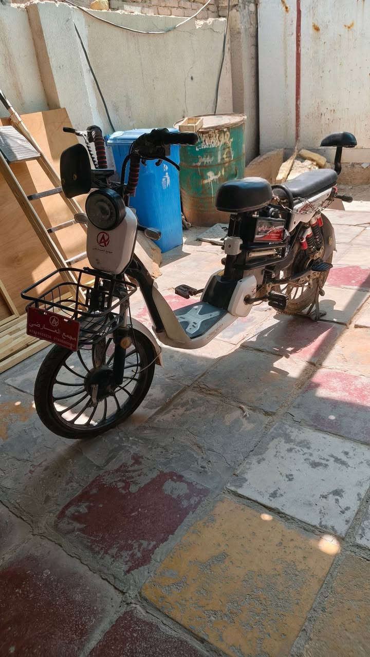 دراجه شحن ٢٠٢٤ عاطله عوزه بطاريه يمكن س ع ر ١٠٠ الف عنوان نجف  ***********
