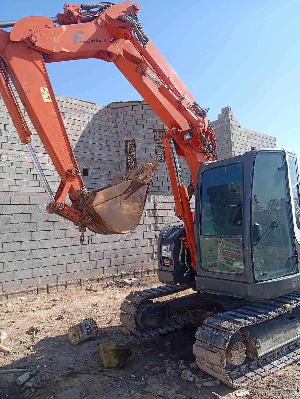 السلام عليكم حفاره لبيع موديل 2013 كفاله عامه
***********
