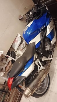 بي ام K1200s • 2008 • كلتشات وباتري