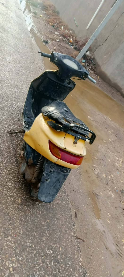 السلام عليكم
دراجه فراشه نثيه مكينه مفتوحه 
دراجه شغاله  نكره كفراته نضيفه 
جاهزه  بس بيه براغي الصالنصه مسولكه 
السعر 170 وبيه مجال للشراي 
عنواني الديوانية مهناويه 
للستفسار 
‏‏‪***********‬‏
مكلف بل نشر
