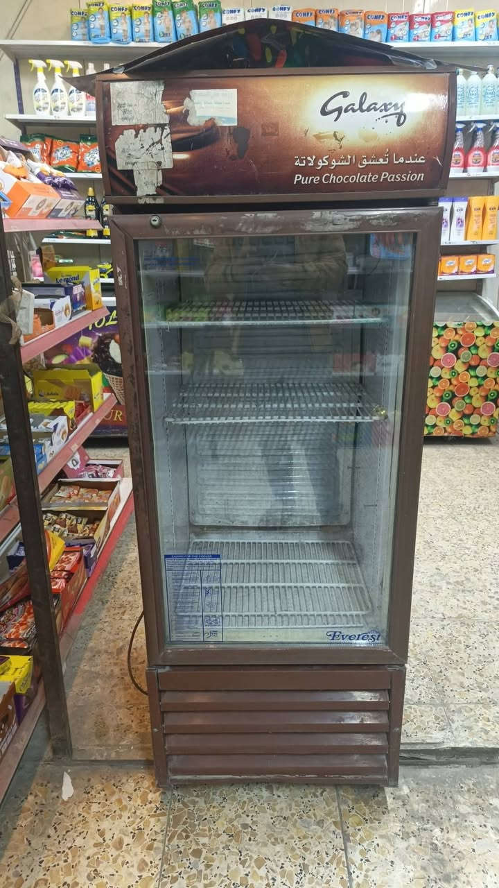 السلام عليكم اخوان عندي هاي المجمدة عاطلة للبيع وهاي العارضة مال نساتل يحتاج ماطور هم للبيع الي يريد خلي يتصل سعر مناسب بغداد الكرخ ***********
