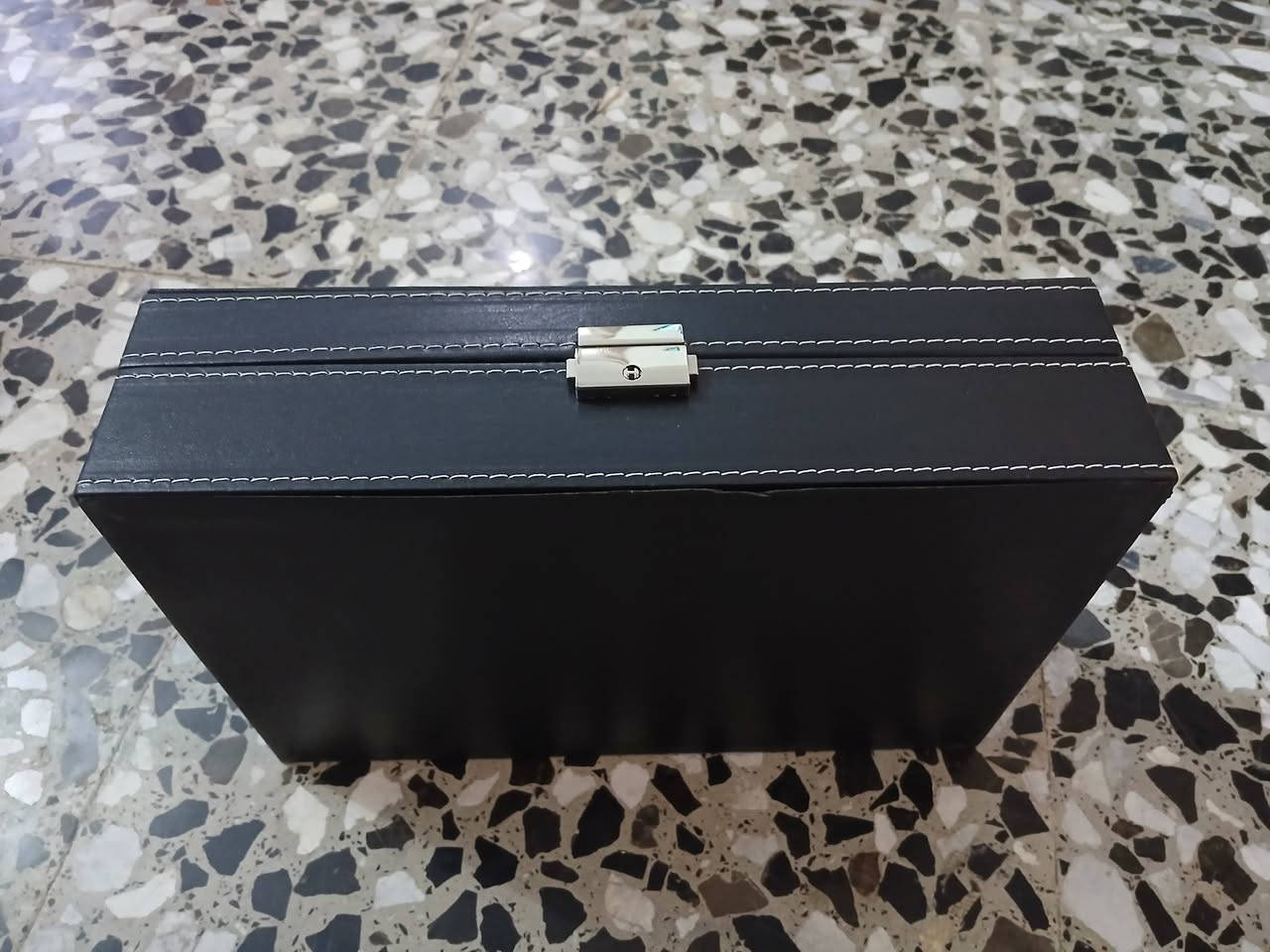 للبيع حافظه ساعات واكسسوارات


**إذا كنت صاحب هذا الإعلان وتريد حذفه لأي سبب، رجاءا أرسل رسالة إلى الدعم الفني**