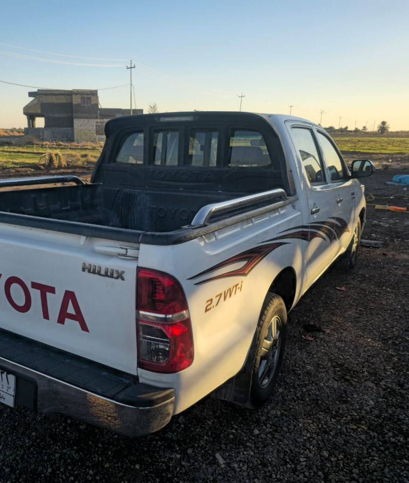 تويوتا هايلوكس 2014 لون ابيض  كويتي
كفاله عامه ماعدى بالبنيد  رش بسيط وبارد بجاملغ. او توماتيك رقم بابل تحويل  ثاني يوم سعر 190$ 
وبيه مجال بسيط مكانه ديوانيه سدير  
***********  وتساب موجود
