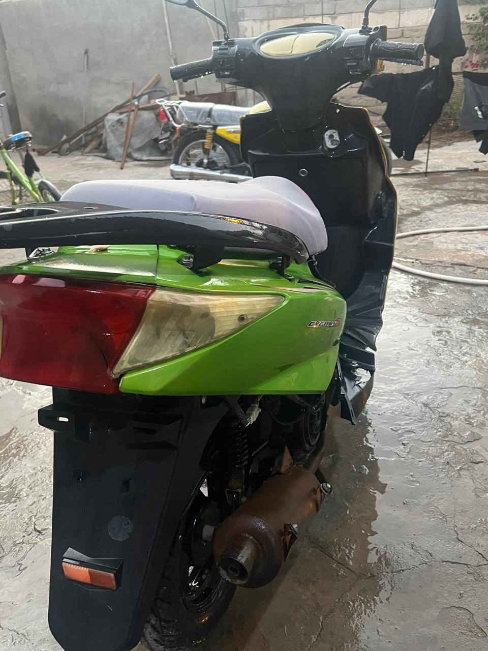 السلام عليكم  دراجه صيني  محرك مفتوح
كومت حديد  السعر ١٥٠ ألف  ***********
