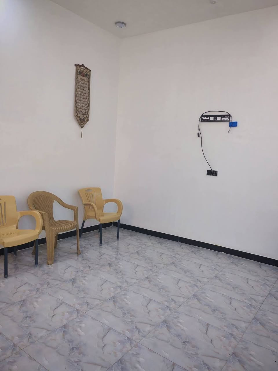 بيت مساحته 100 مربع العنوان ورديه شارع الغسل ثالث فرع بناء طابوك صب طابو زراعي سند25 بناء مرتب حديث
يتكون من غرفه كلدور مع مطبخ سوه مفتوح مع صاله مع مجمع صحيات كامل

مكتب وعقارات الوارث
***********

