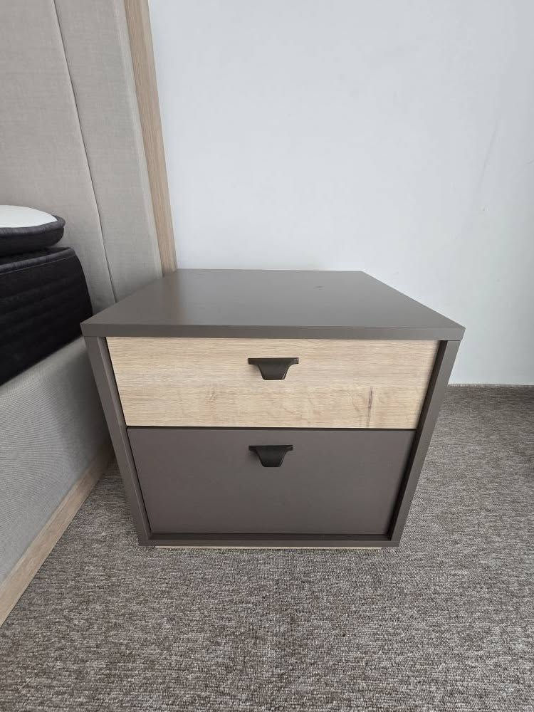 Bedroom set 5 pieces
Bed has storage
Well maintained, it looks like new!

$700 أربيل, العراق


**إذا كنت صاحب هذا الإعلان وتريد حذفه لأي سبب، رجاءا أرسل رسالة إلى الدعم الفني**