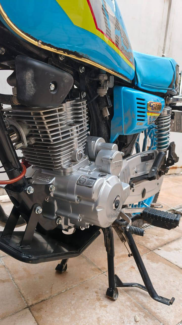 السلام عليكم 
سيفان 5 كير محرك 200cc رقم انكليزي مداور ثاني يوم نجف بأسمي استخدام 3 اشهر بحالة الوكالة الدراجه 
السعر 1400 وبيهة مجال بسيط 
للتواصل واتس اب ***********
