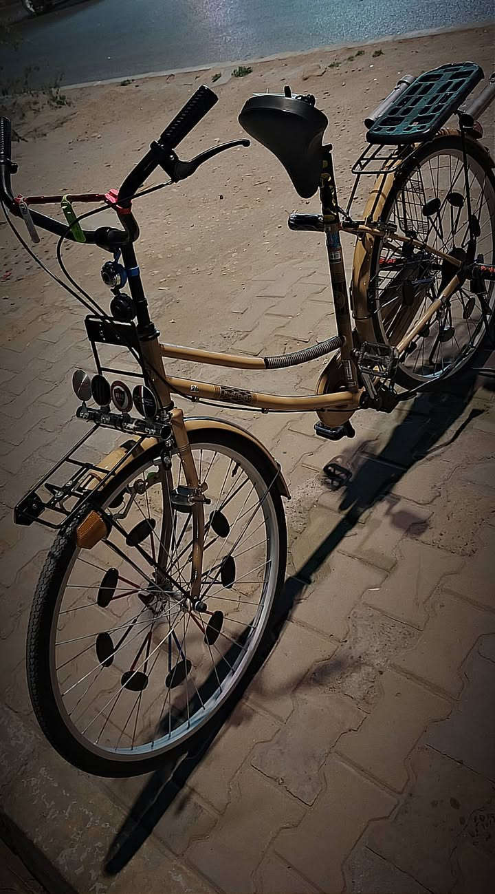 السلام عليكم
بايسكل حجم 26،لون صحراوي مديل الباسكل(2024)نضيف شخطه مابي الباسكل معروض للبيع معه الغراض مثل ماموجود بل صوره /180/الف بي مجال لتواصل معنى واتساب (***********)العنوان كربلاء حي العامل يم أزياء الوائلي (ᗒᗩᗕ) *_*
