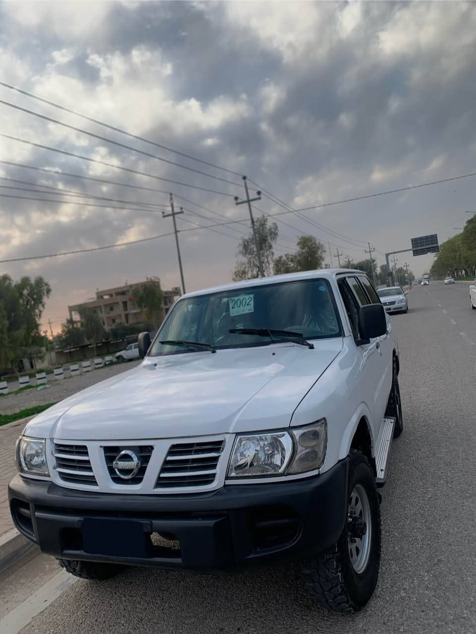 نیسان پاترۆڵ ٢٠٠٢ ناو بۆر
ئارم هەولێر
سەقفی شوشەیی
تەبریت سارد و گەرم 
چوار تایەو ویلی لۆک لۆکی لە ژێرە
تا ئێستا غازی بۆ نەبەسراوە
گێڕ و مەکینە و ئەکسل بەشەرت
سەیارەیەکی پاک و بێ مەسروف و بەقوەتە 
ناونیشان کەلار 
*********** كالار, السليمانية
