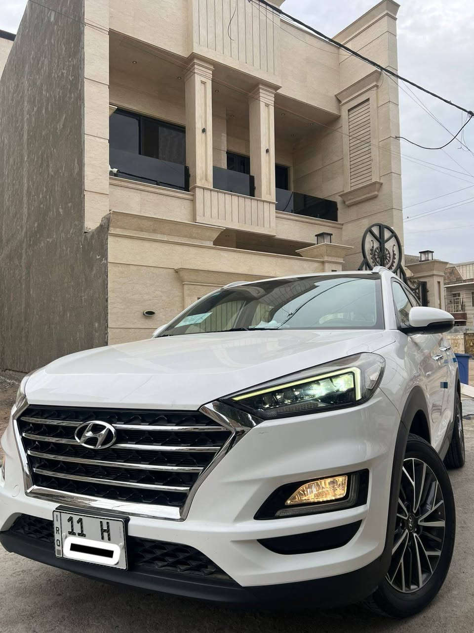 ضمان شركة ( الكاصد )
موديل ٢٠٢٠

فوووول مواصفات ١/١ عدا البانوراما فقط

⬅️حتى نظام تشغيل عن بعد  قليل بتوكسان موجوده بيه بلادية

ومعروفه الكاصد كلشي بلادي ماكو اي عمل بيه كلشي بيه بلادي
⬅️رقم بغداد الدولي الجديد
 مشروع وطني 
ماشية 39 الف كم فقط
السيارة ب اسمي 
وقبل ايام داخلة هزه 
يعني من كلشي كاملة الياخذه مجرد تحويل ثاني يوم

⬅️السيارة مكفوله كفالة عامة

⬅️السياره فول كوري اصلي 
جديدة حتى الغراض والعدة  كلهم بعدهم بنايلون الشركة 
 مال سيارة   تخم تايرات كامل جديد
 حتى البصمة الثانية  بعده بنايلون الشركة ممستخدمة
والاسبير المقدس منازل

مواصفاته /
(تشغيل عن بعد)
بصمة تشغيل
بصمة ابواب
خمس عدسات
٣ انضمة قيادة
٢ كرسي كهرباء
أريل نفكيشن
شاشه أبل كار بلي البلادية مال كاصد
الداخل كشنات مخمل بعدهم بنايلون 
شاحن واير ليس
٢ لدات امامية 
ثلاجه بلجكمجه
محرك ٢٠٠٠ دوش
اي بي اس
فول تحكم ستيرن
الدوسات علامة توكسان 
حاجب نهاري
كشافات زينون
الدشبول والغرفه الداخلية كله فايبر كاربوني
حساس امامي
حساس خلفي
كاميرا خلفية دوارة
مري شفط ويا القفل
سايد بريك بلرجل 
نضام ترحيب
ويل ١٨
مخرج Aux 
مخرج usb
لد امامي 
لد خلفي
مثبت سرعة
اشاير بلمري
يدات نيكل 
قطعتين تبريد

⬅️والسيارة ع ايد وحدة من طالعه من الشركة 

⬅️ضمان شركة الكاصد بعده النايلون بلسيارةالفابلون على السيارة الخارجي والداخلي بعده موجود ب اكثر السيارة والاسبير اكيد منازل    

مكان السيارة بغداد الكرخ 

الاستفسار 
***********
*********** واتساب
