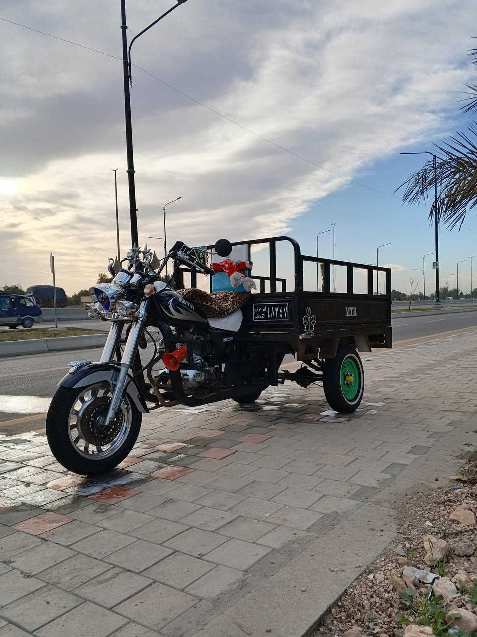 السلام عليكم
2007 ستوته للبيع 
دراجه مقفوله 
من براغي 
الاخر شى 
لشري يتصل على الرقم 
***********
