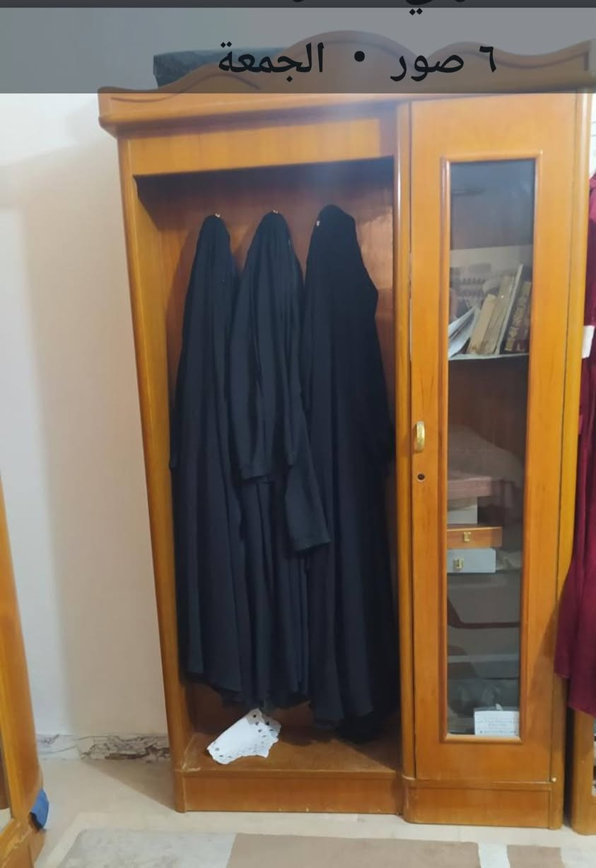 غرفه نوم لبيع
كامله مستعجل كلش***********
600  الف
