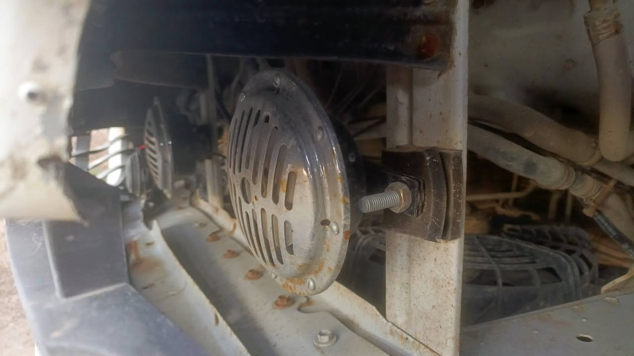 السلام عليكم غراض جنبي.h1  للبيع 
هورن بوش ايراني ممكصوص ولا مفتوح ب٢٠٠
دمام مامفتوح ولا مصلح ب٤٠ 
دركه كراون شرط دكتها لمس ب٧٠
طير علقماره مصبوغه ونضيفه  ب١٠ 
اريل خلفي ب٥
بوشيه  ب١٠ 
بردات ب٣٥ 
امرايه ام لترجيه ب١٠ 
مكاني بغداد المكاسب 
***********
