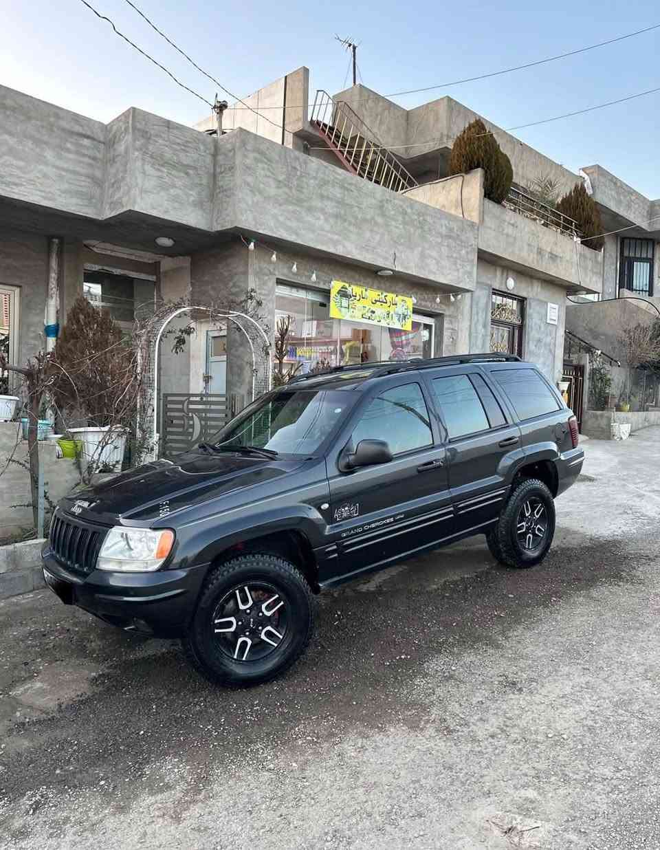 جيب لاريدو موديل٢٠٠٠
بئ سبوغ بئ ليدراو

رةقةم و سةنةوي تازةية
غاز.  و بةنزينة

85$

***********
