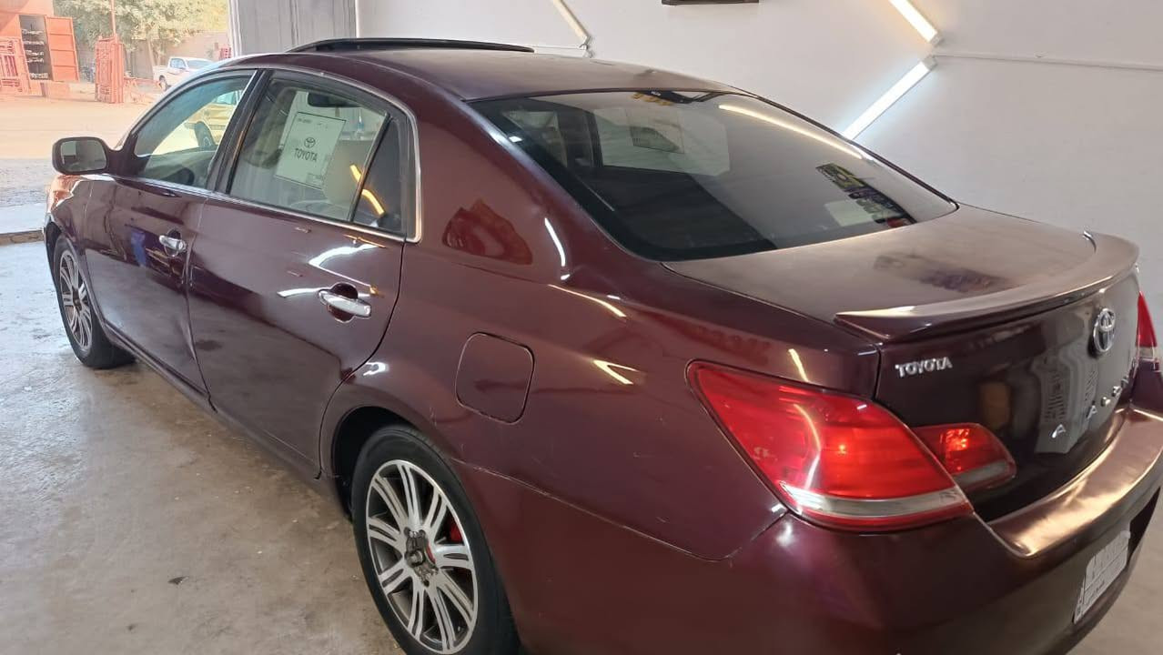 السلام عليكم ...
تيوتا افالون للبيع وارد امريكي
موديل 2008 رقم بغداد
بيه صبغ قطعتين والبنيد مرشوش جيلاتين فقط 
لو حني مكينه وكير وحداديه جدد تبريد ثلج 
سعر السياره 98 ورقه وبيه مجال حك الجيه
مكان السياره النجف الاشرف 
رقم الهاتف 
***********
